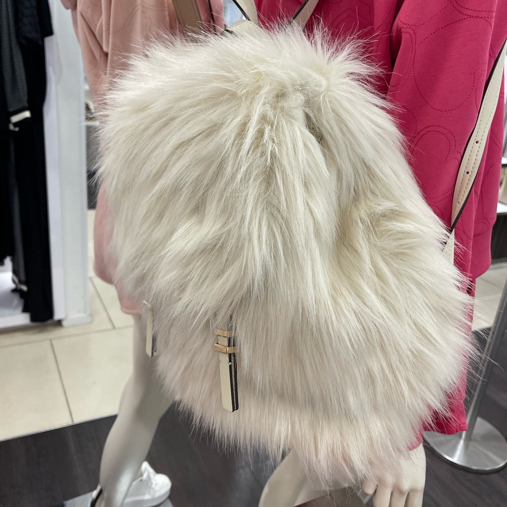 MICHAEL KORS Quinn Medium Flap Faux Fur Backpack
Natural 
NWT 
Live Style - Picture 7 of 16